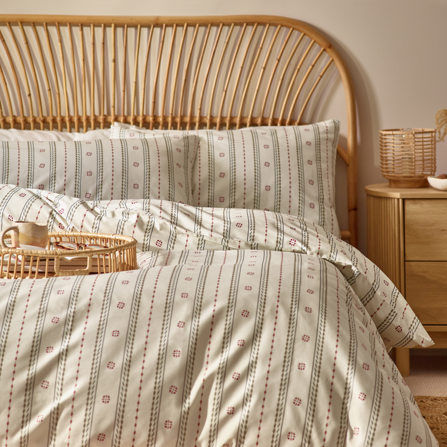 Ines Organic Cotton Duvet Cover Set – Olive