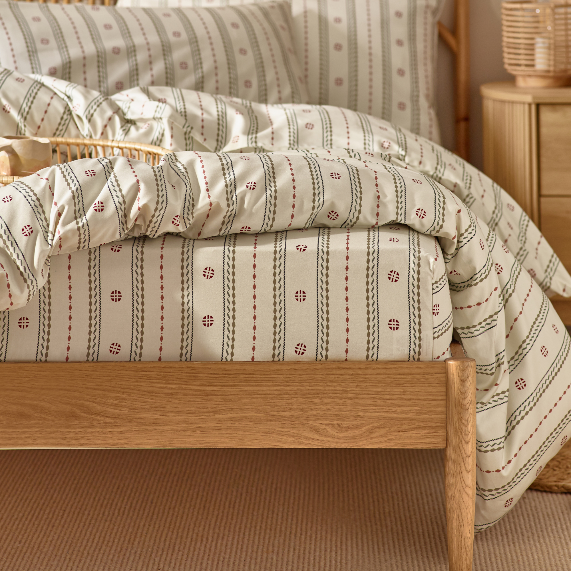 Ines Organic Cotton Fitted Sheet – Olive