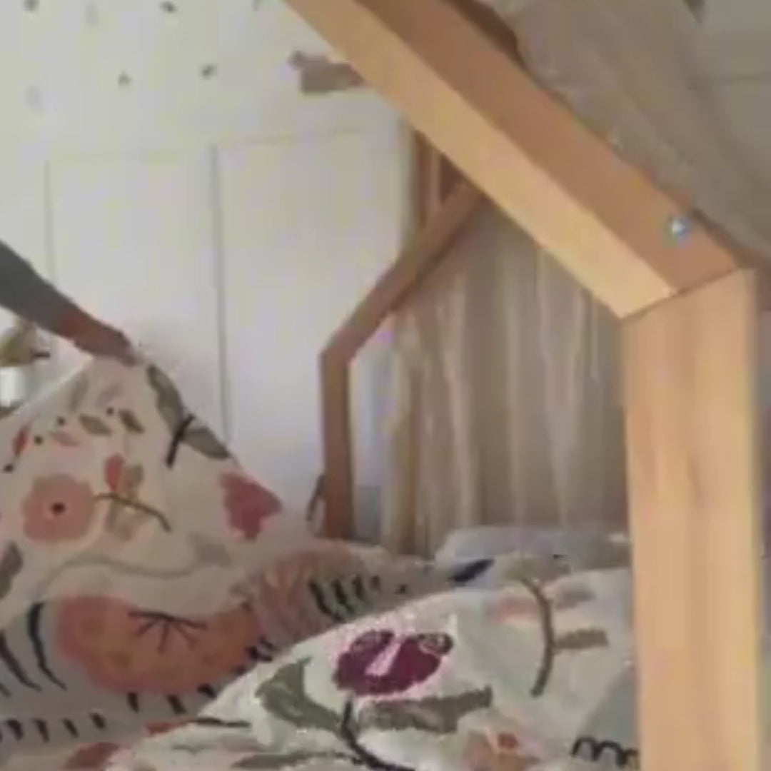 Load video: Organic bedding with style for kids